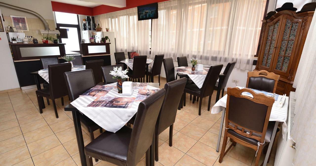 Hotel Taco Bukarest Eksteriør billede