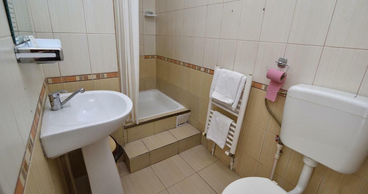 Hotel Taco Bukarest Eksteriør billede